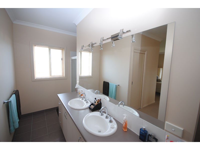 9 Laguna Court, Portland VIC 3305