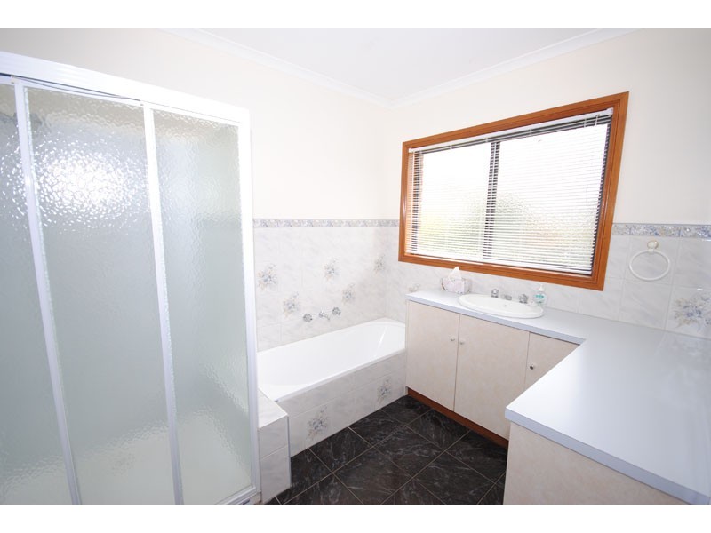 28 Burns Road, Portland VIC 3305