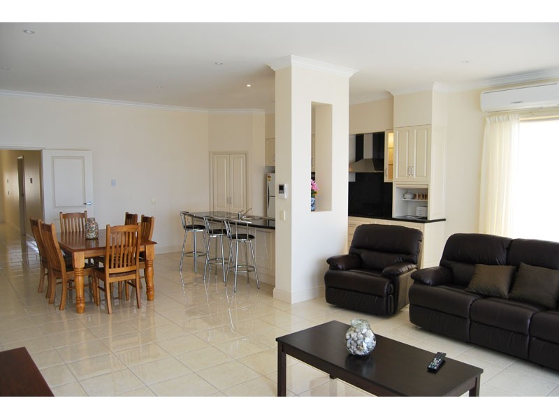 9 Seaview Terrace, Portland VIC 3305