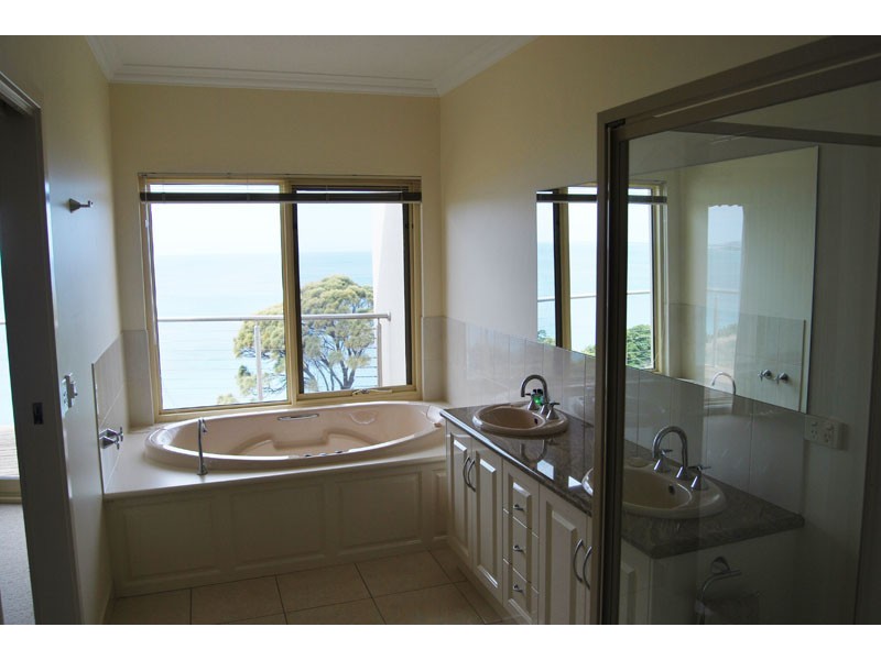 9 Seaview Terrace, Portland VIC 3305