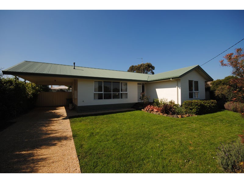 8 Stewart Street, Portland VIC 3305