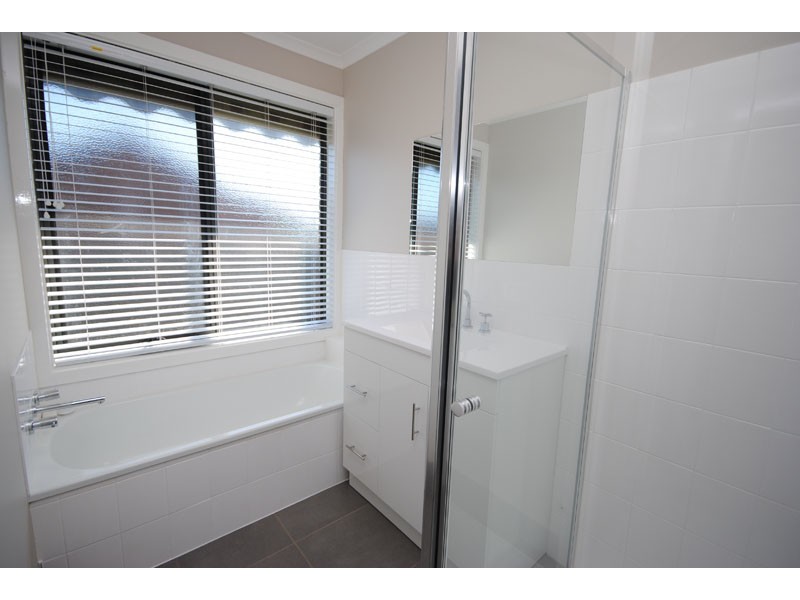 11 Lowan Court, Portland VIC 3305