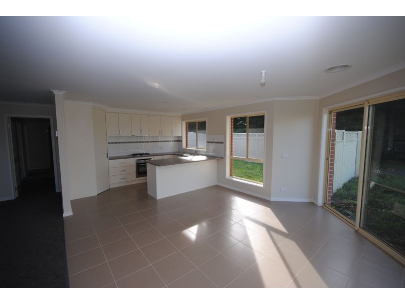 8 Seacliff Place, Portland VIC 3305