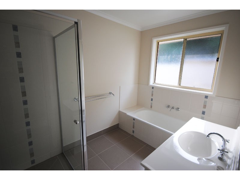 8 Seacliff Place, Portland VIC 3305