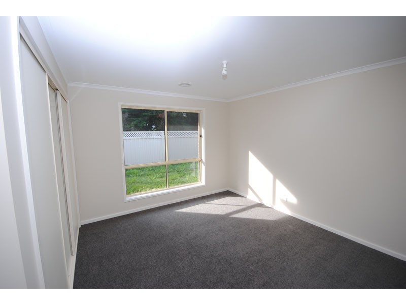 8 Seacliff Place, Portland VIC 3305