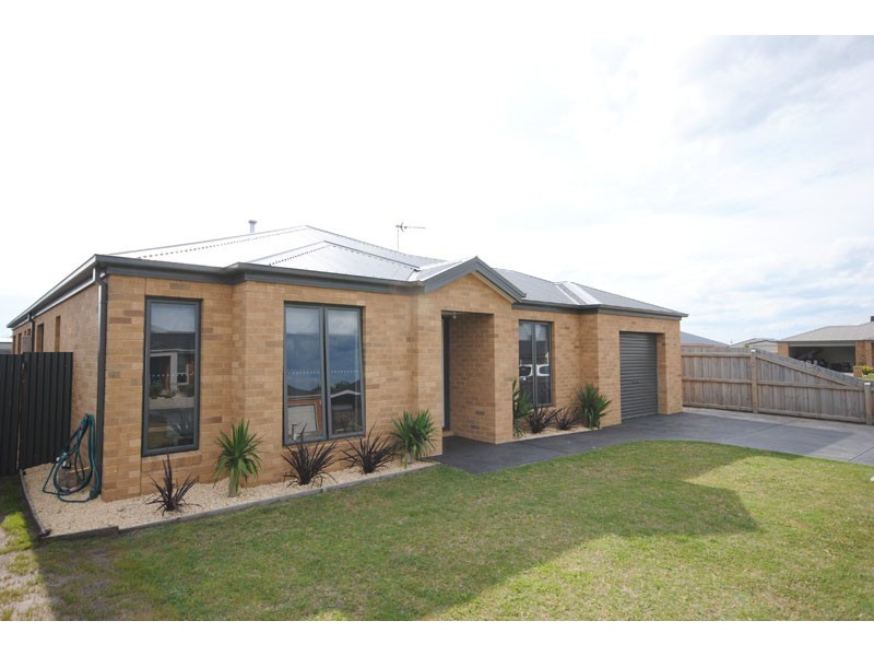 49 Madeira Close, Portland VIC 3305