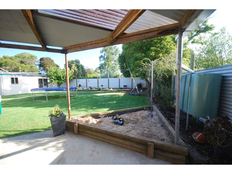 5 Darling Street, Heywood VIC 3304