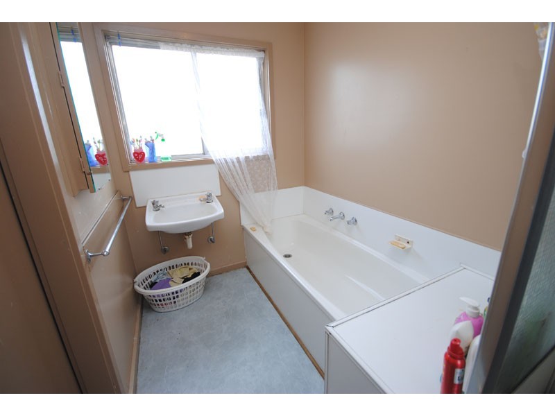 6 Anzac Court, Dartmoor VIC 3304