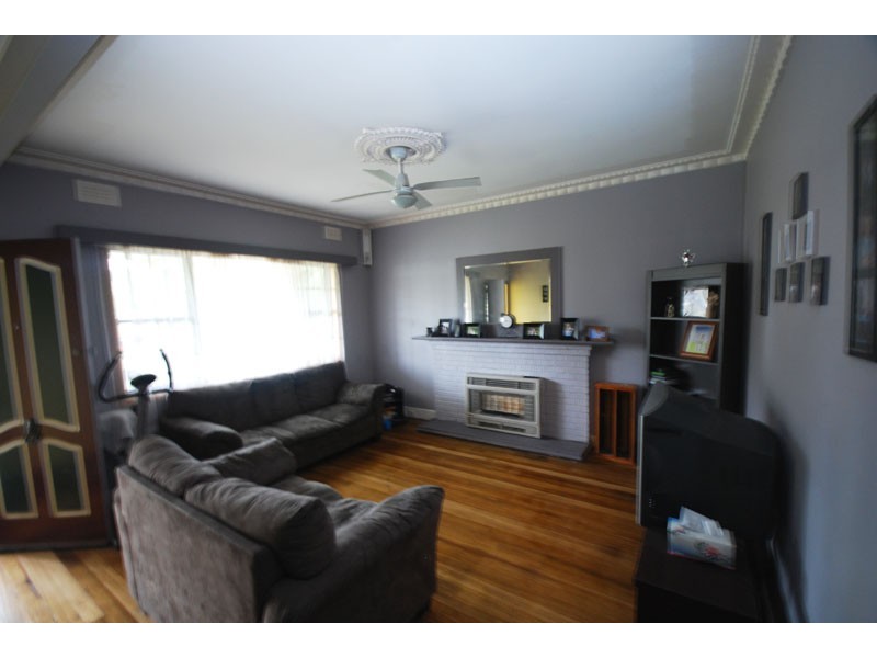 9 Valmai Avenue, Portland VIC 3305