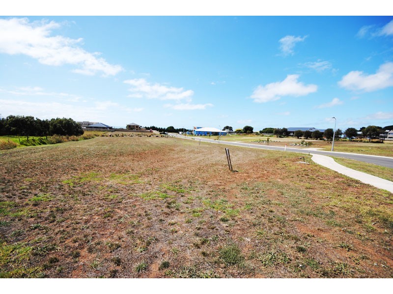 1-18 Blue Water Court, Portland VIC 3305
