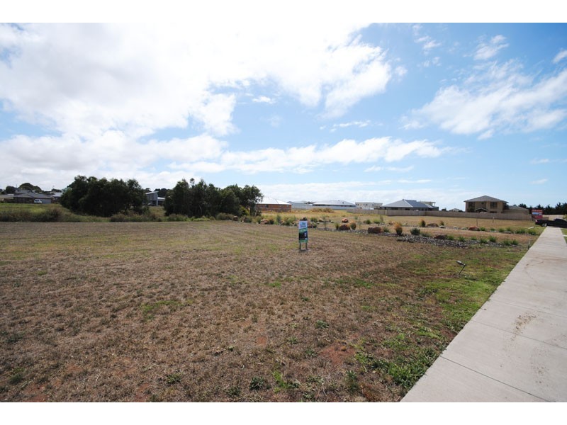1-18 Blue Water Court, Portland VIC 3305