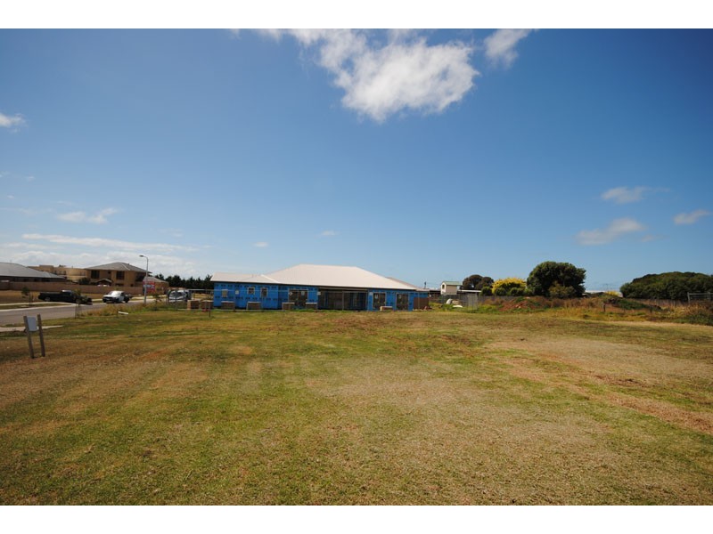 1-18 Blue Water Court, Portland VIC 3305