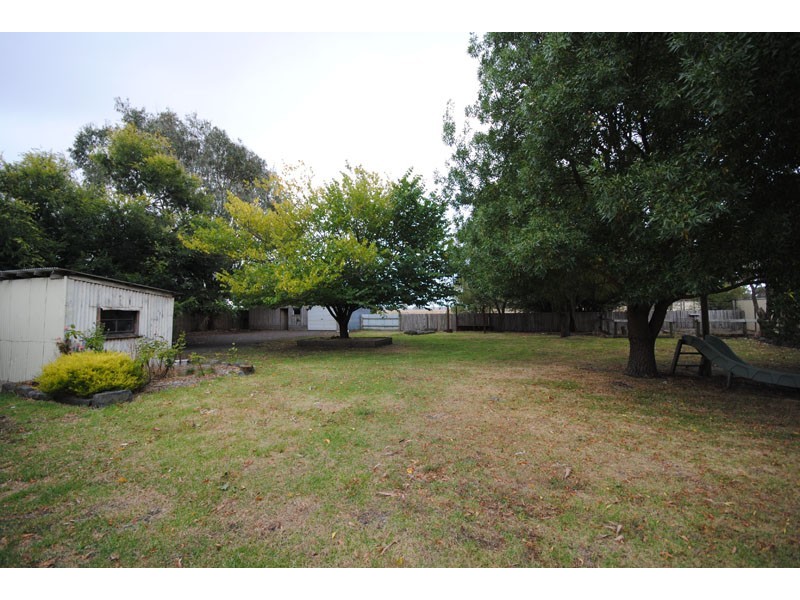 8 Barclay Street  East, Heywood VIC 3304