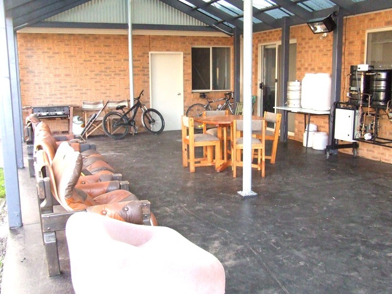 6 Aquarius Court, Portland VIC 3305