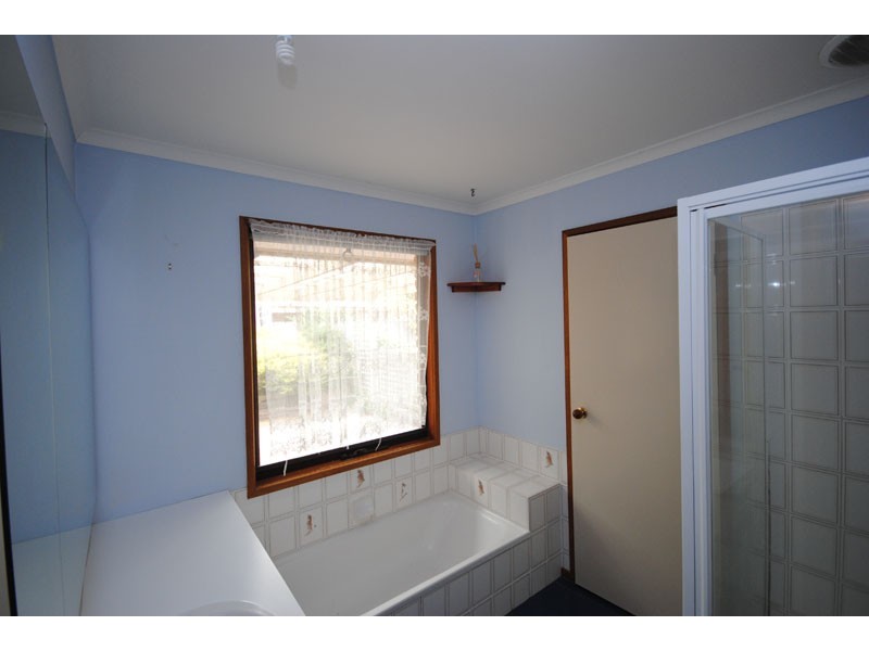 11 Shirva Crescent, Portland VIC 3305
