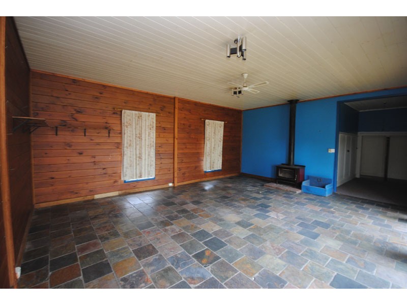 8 Barclay Street  East, Heywood VIC 3304