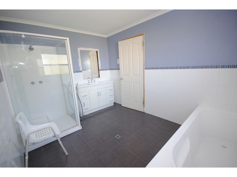 96 Lindsay Road, Dartmoor VIC 3304