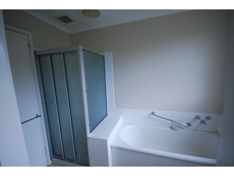 73 Lindsay Street, Heywood VIC 3304