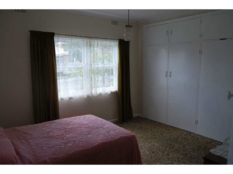 11 Sutton Avenue, Portland VIC 3305