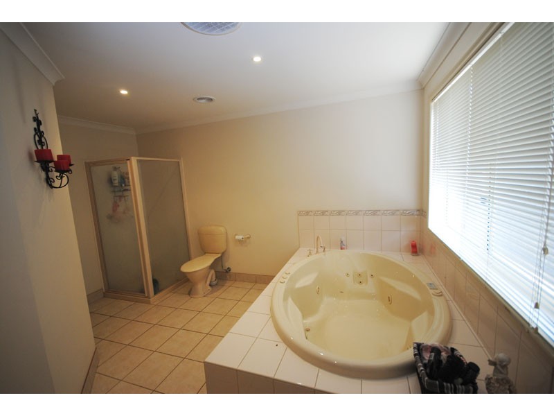 11 Donegal Court, Portland VIC 3305