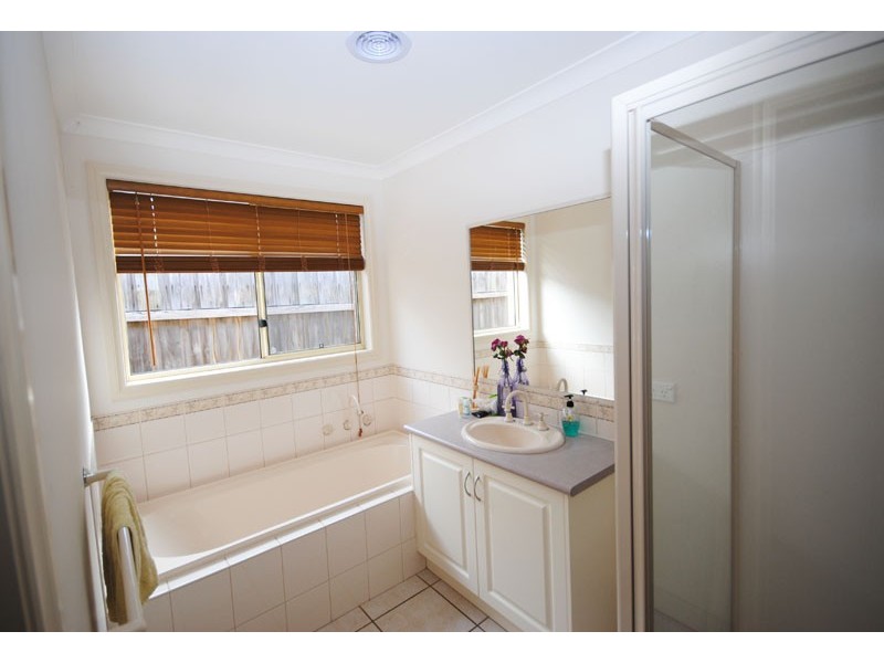 11 Donegal Court, Portland VIC 3305