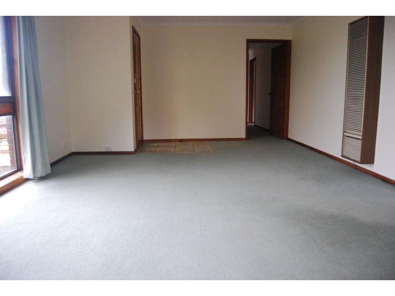 9 Carcoola Cresent, Portland VIC 3305