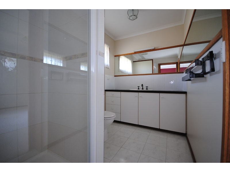 14 Robins Avenue, Portland VIC 3305
