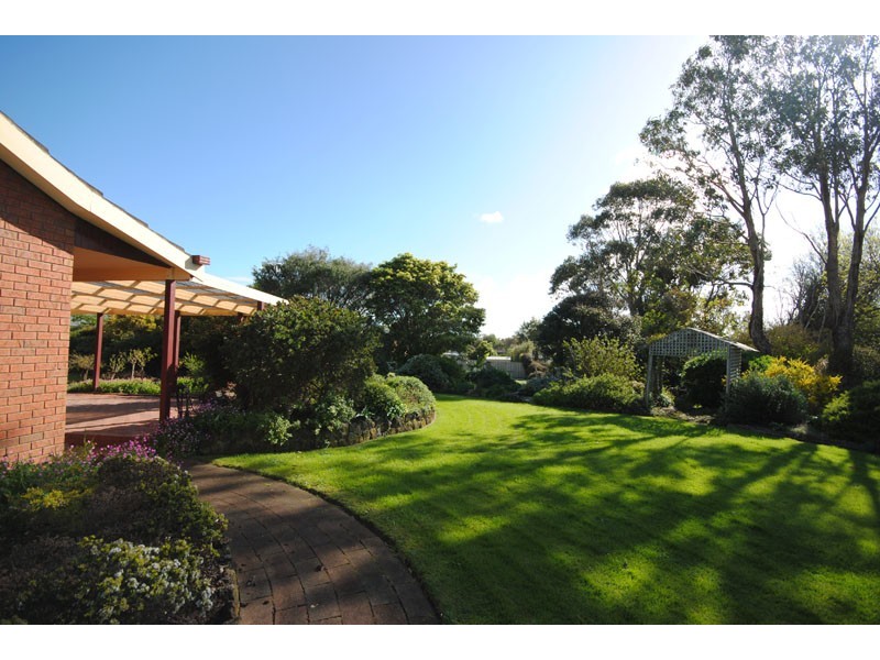 14 Robins Avenue, Portland VIC 3305