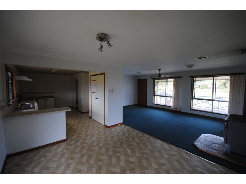 34 Barclay Street, Heywood VIC 3304