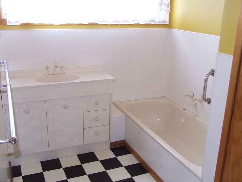 48 Waterford Avenue, Portland VIC 3305