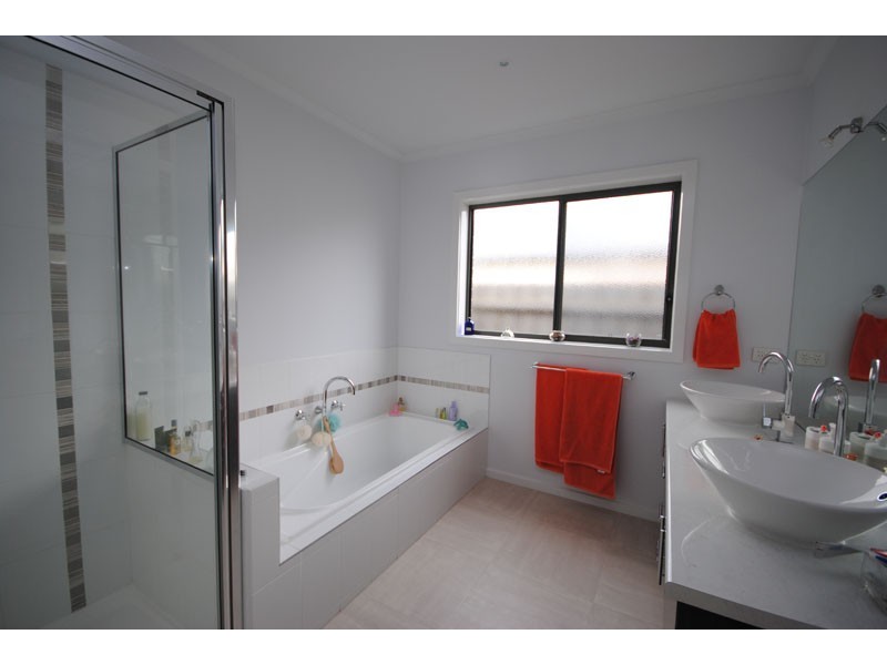 64 Learmonth Street, Portland VIC 3305