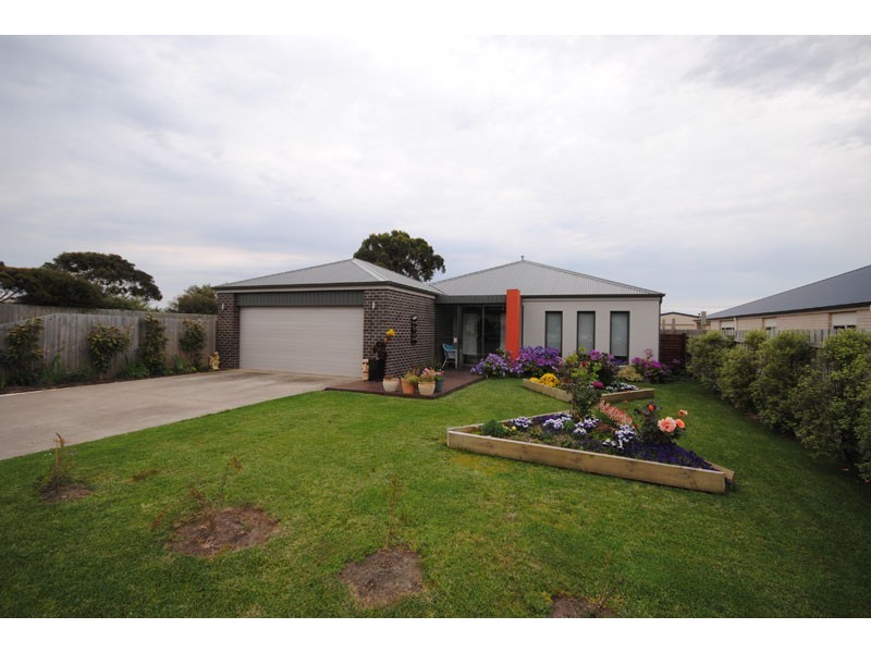64 Learmonth Street, Portland VIC 3305
