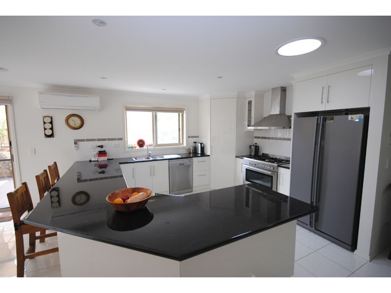 6 Caringal Court, Portland VIC 3305