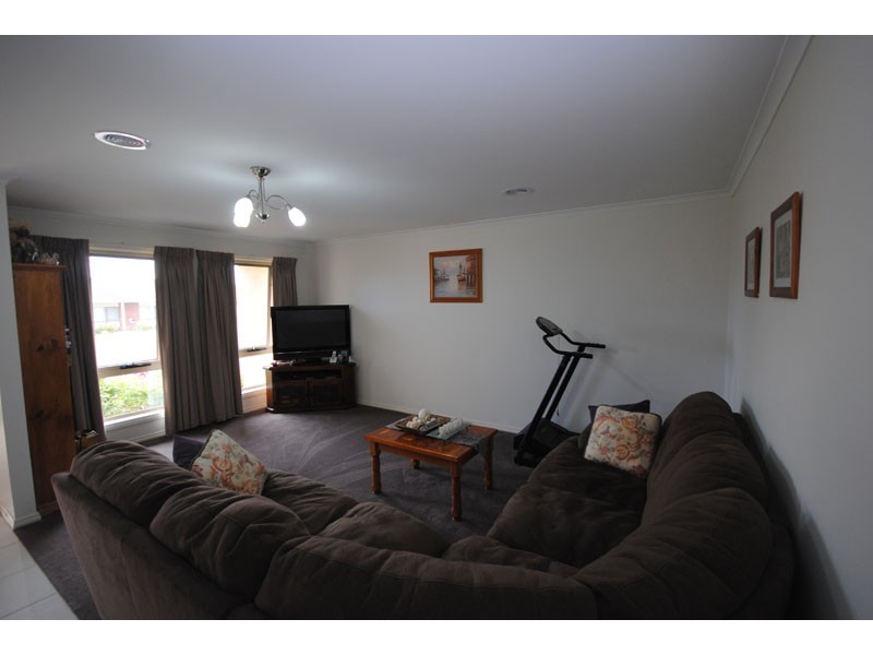 6 Caringal Court, Portland VIC 3305