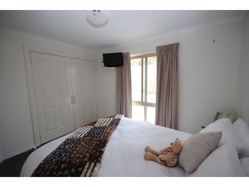 6 Caringal Court, Portland VIC 3305