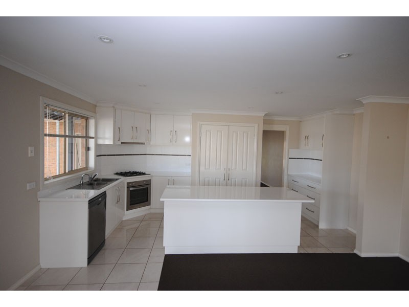 6 Aquarius Court, Portland VIC 3305