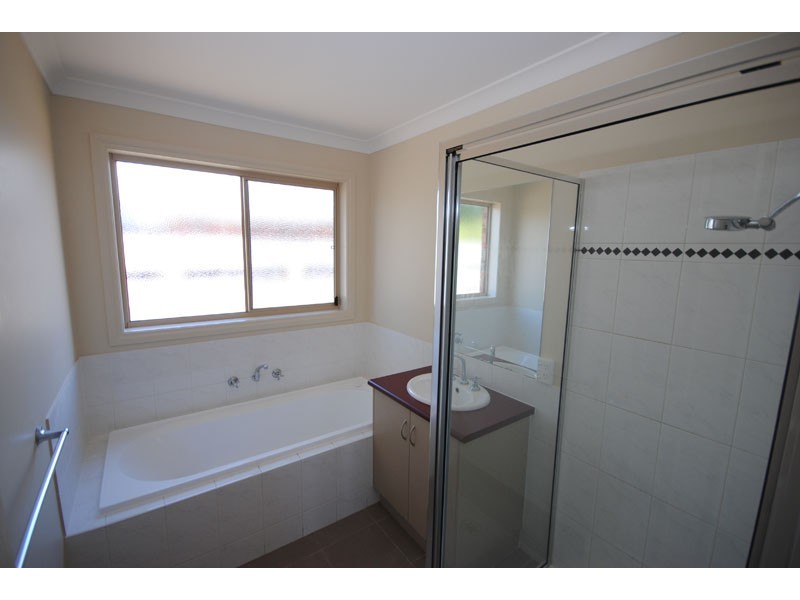 2/28 Oswald Street, Portland VIC 3305