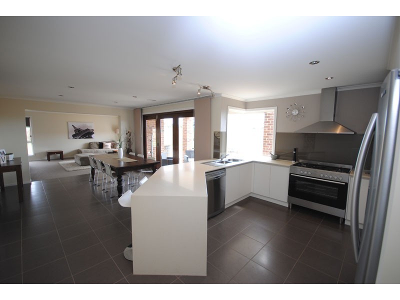 28 Madeira Close, Portland VIC 3305