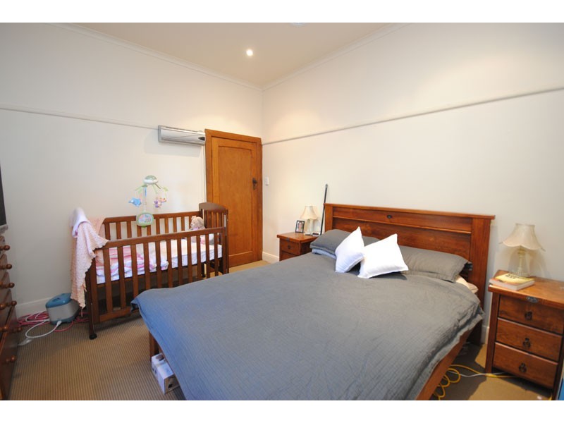 29 Carey Street, Heywood VIC 3304