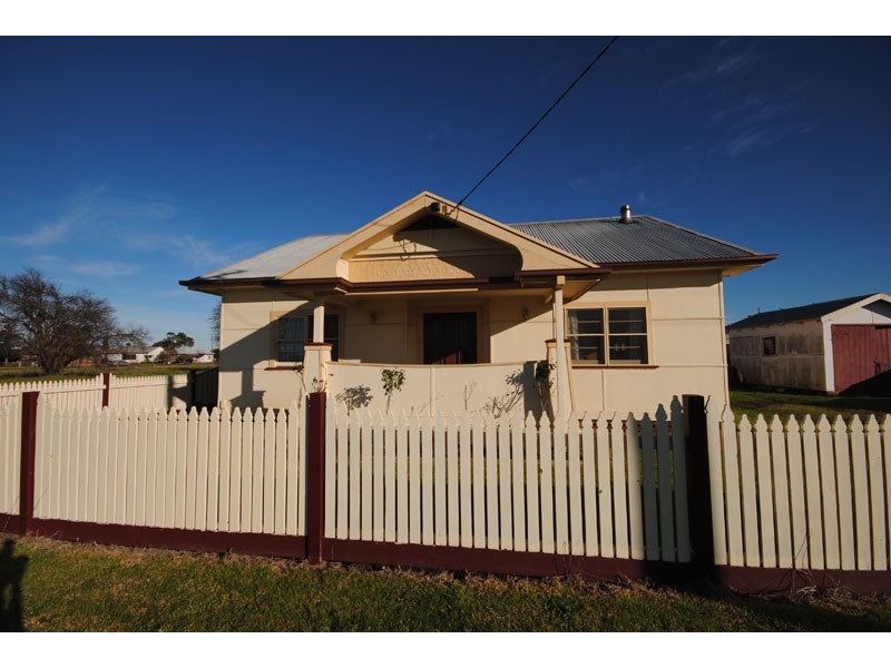29 Carey Street, Heywood VIC 3304