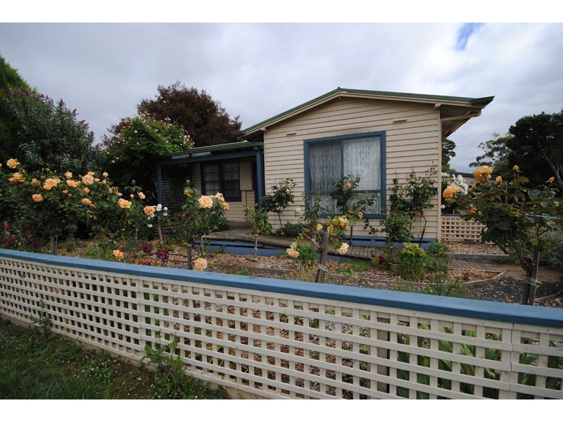 14 Cameron Street, Heywood VIC 3304