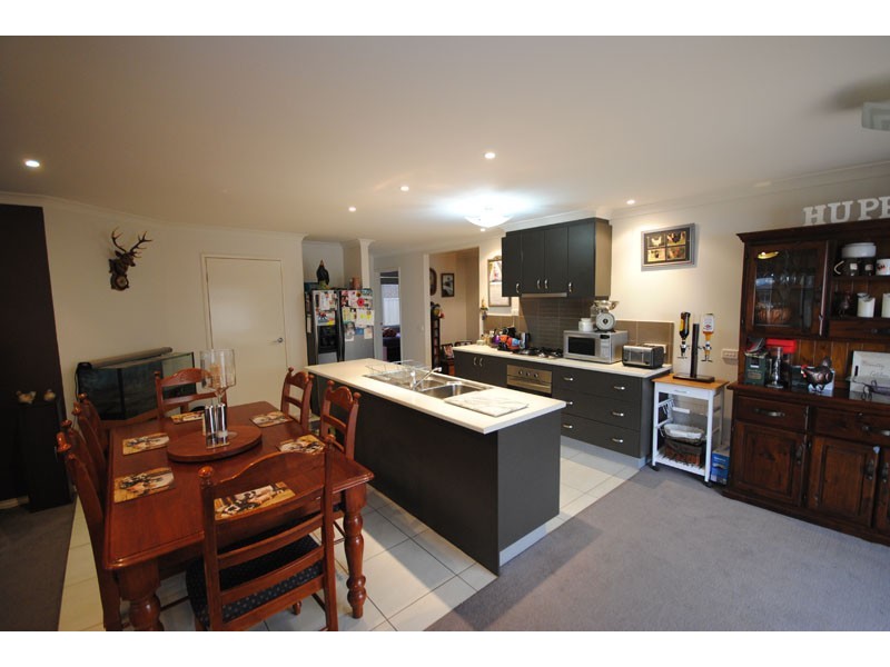 31 Coastal Court, Portland VIC 3305