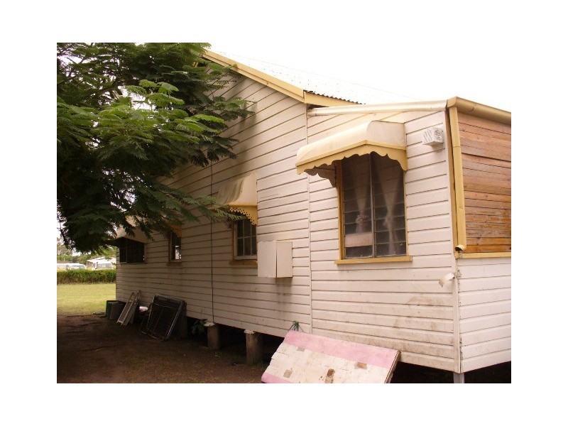 90 Railway Street, Ayr QLD 4807