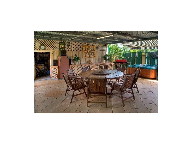27 Garden Grove Crescent, Kirwan QLD 4817