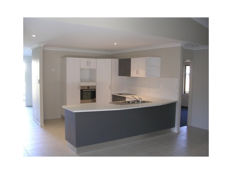 39 Eshelby Street, Bushland Beach, Townsville QLD 4810