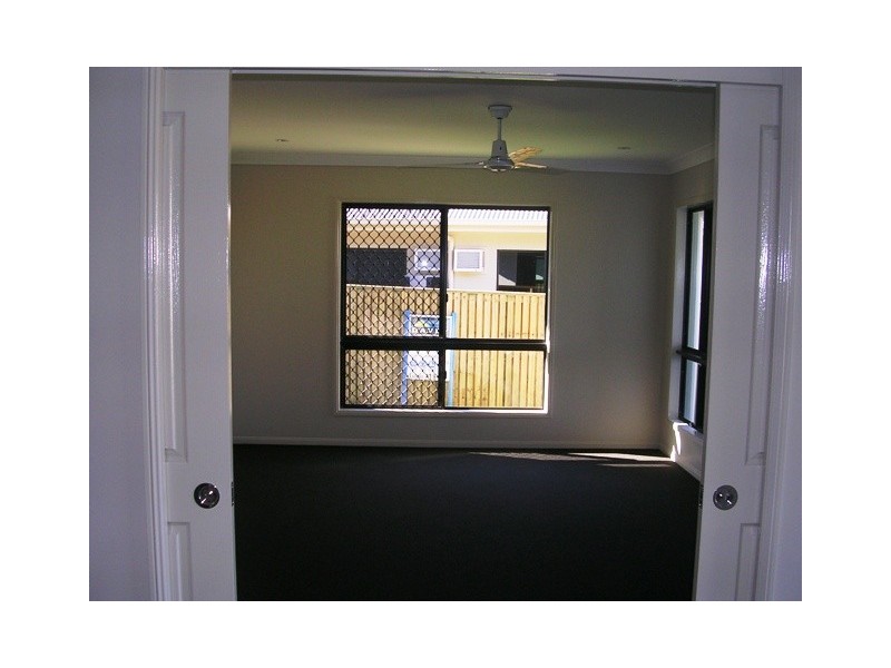 39 Eshelby Street, Bushland Beach, Townsville QLD 4810