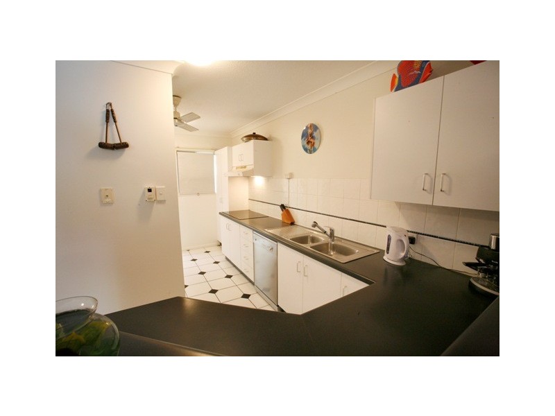 9/76-78 Mitchell Street, North Ward QLD 4810