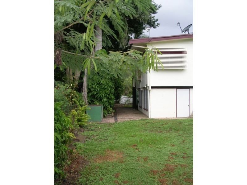 15 Paringa Street, Cranbrook QLD 4814