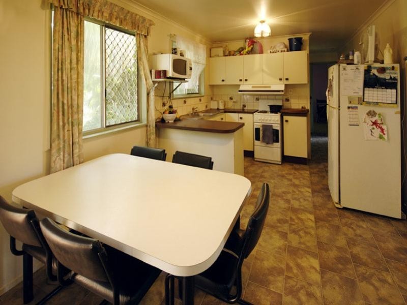 10  Maria Street, Rasmussen QLD 4815