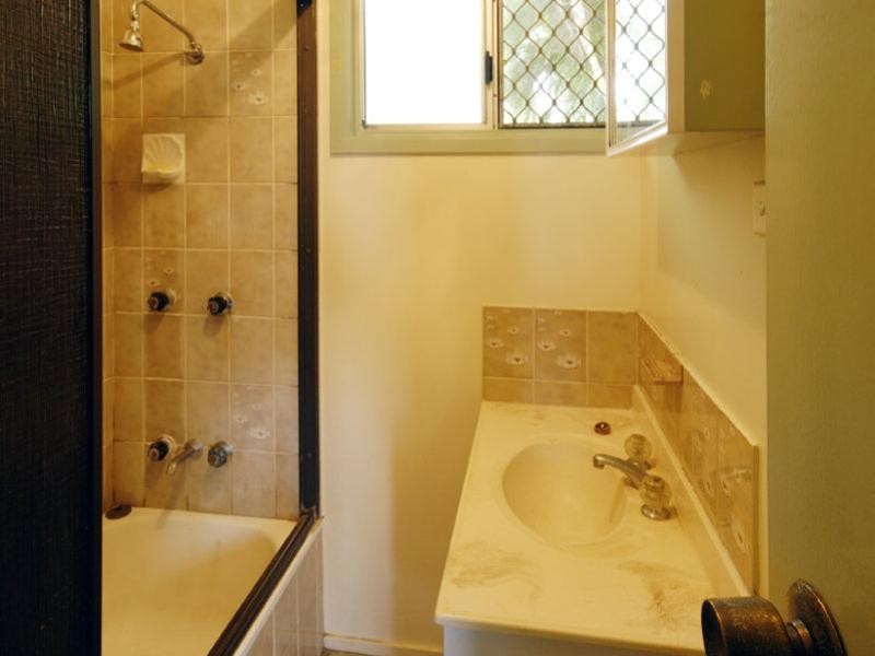 10  Maria Street, Rasmussen QLD 4815